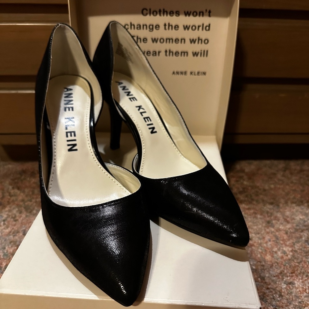 Anne Klein heels size 9.5